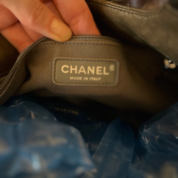 Chanel CC Sea Hit Tote Quilted Iridescent Calfskin Large - Picture 8 of 16